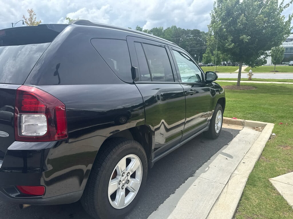 Used 2017 Jeep Compass Latitude FWD