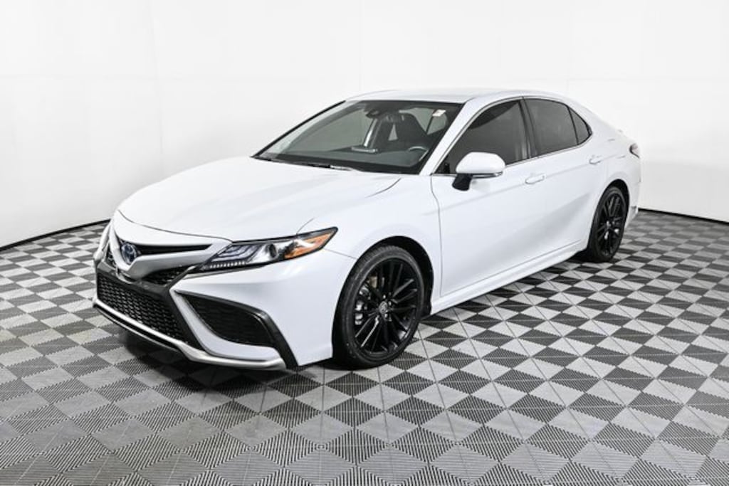 Used 2024 Toyota Camry Hybrid XSE Sedan
