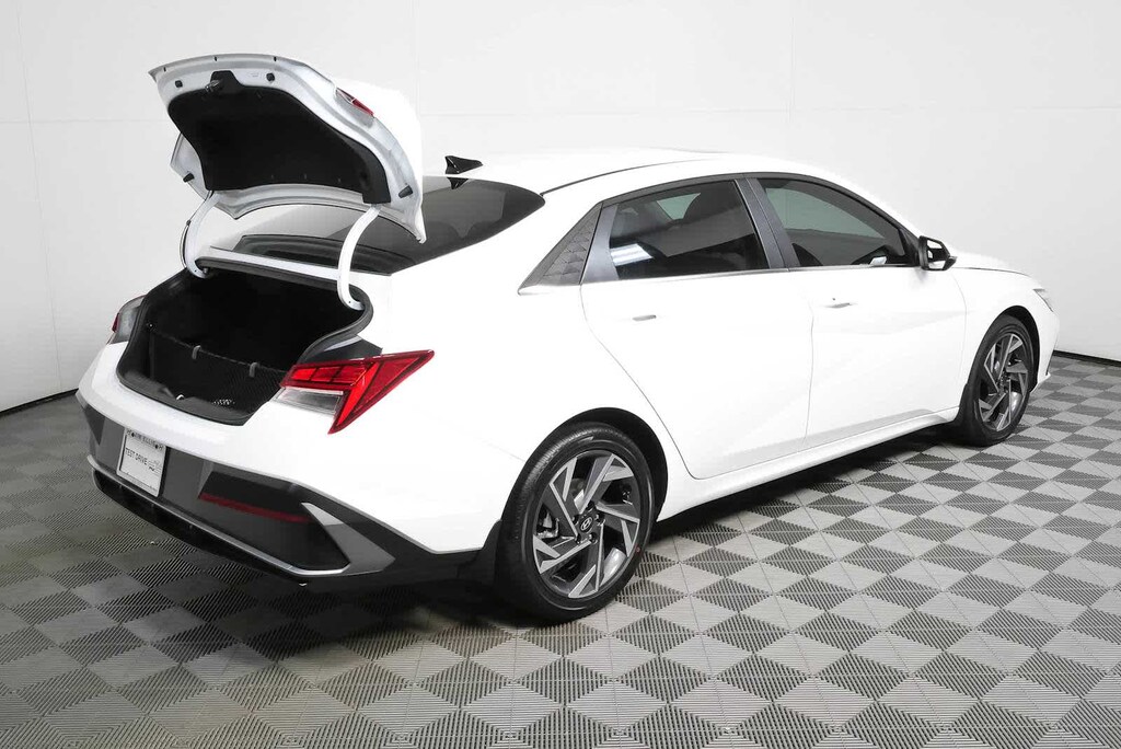 New 2026 Hyundai Elantra Limited Sedan