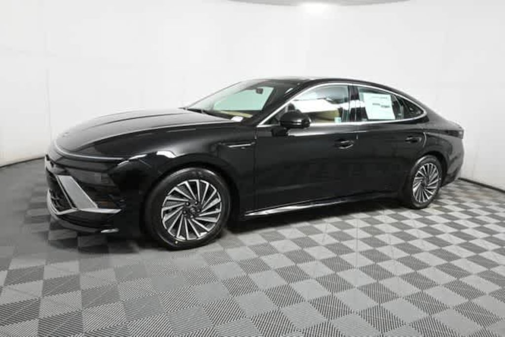 New 2025 Hyundai Sonata Hybrid Limited FWD
