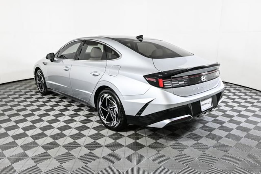 New 2025 Hyundai Sonata SEL Sedan