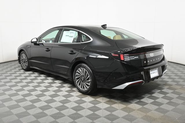 2025 Hyundai Sonata Hybrid Limited photo 3