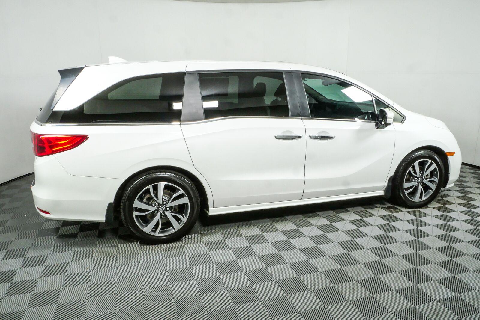 Used 2024 Honda Odyssey Touring Van
