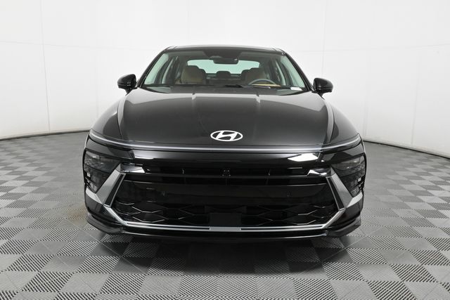 2025 Hyundai Sonata Hybrid Limited photo 4