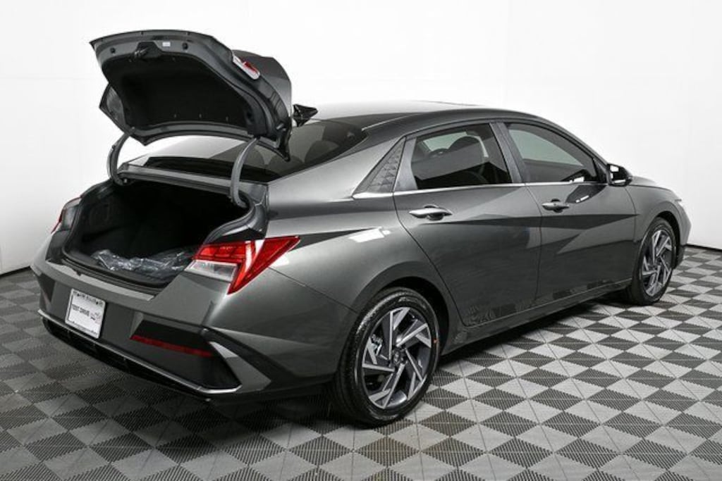 New 2026 Hyundai Elantra Limited Sedan