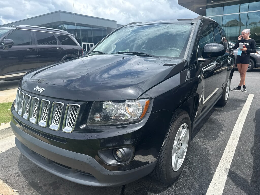 Used 2017 Jeep Compass Latitude FWD