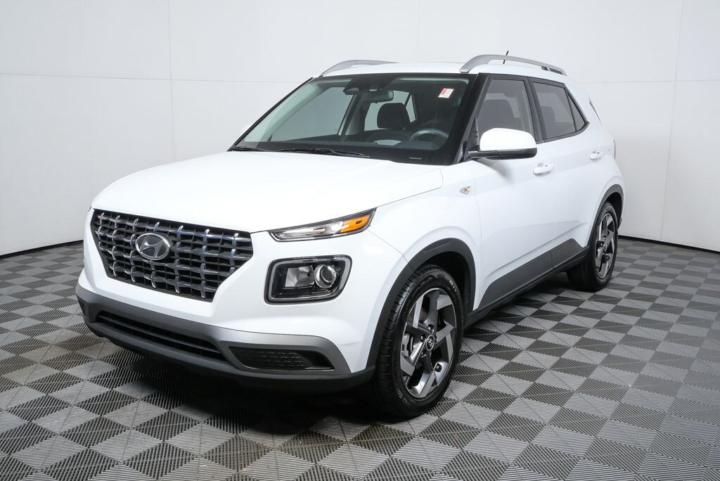 Used 2023 Hyundai Venue SEL SUV
