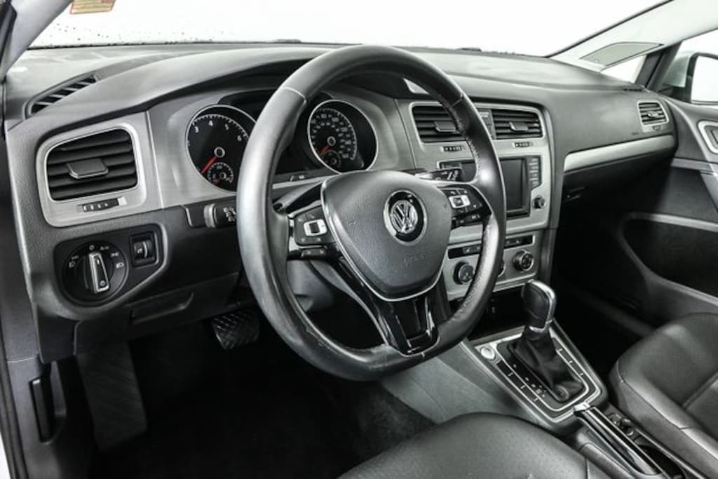 Used 2016 Volkswagen Golf Sportwagen SE Wagon