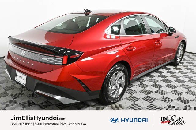 2025 Hyundai Sonata SE photo 3