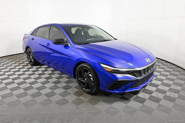 2026 Hyundai Elantra SEL Sport photo 4
