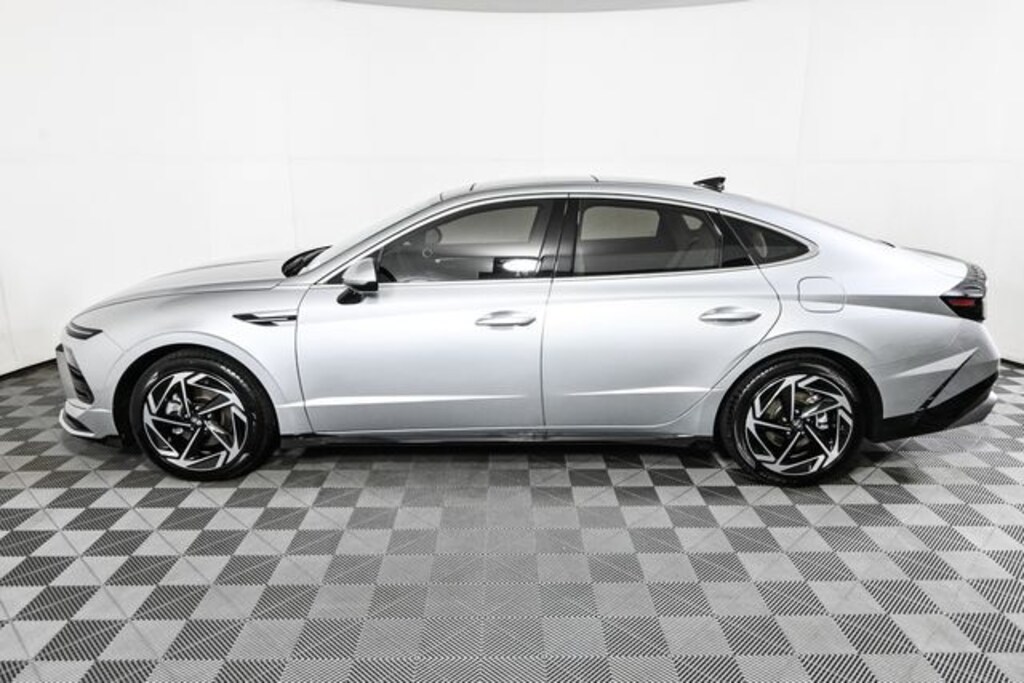 New 2025 Hyundai Sonata SEL Sedan
