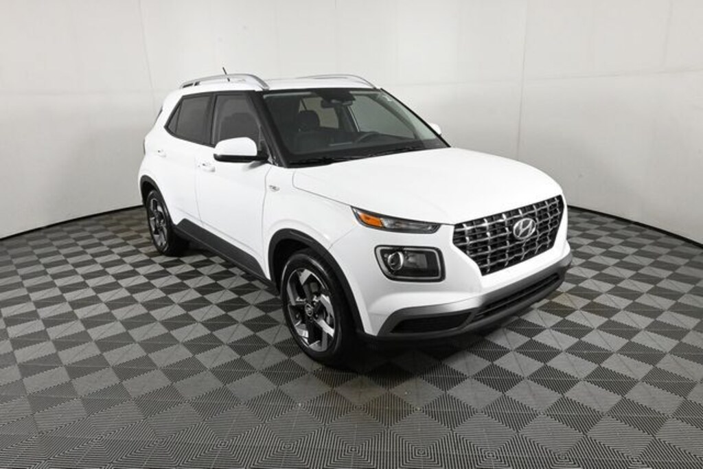 New 2025 Hyundai Venue SEL SUV