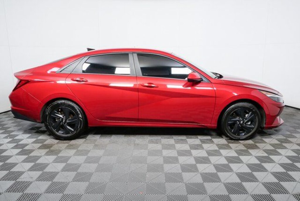 Used 2023 Hyundai Elantra SEL Sedan