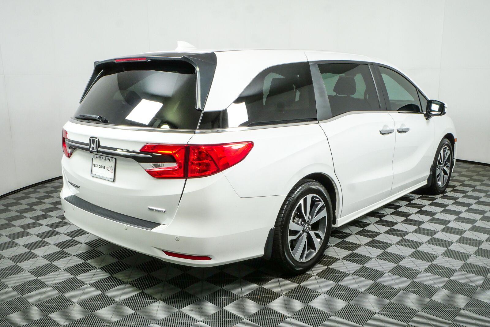 Used 2024 Honda Odyssey Touring Van