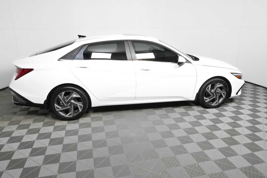 New 2026 Hyundai Elantra Limited Sedan