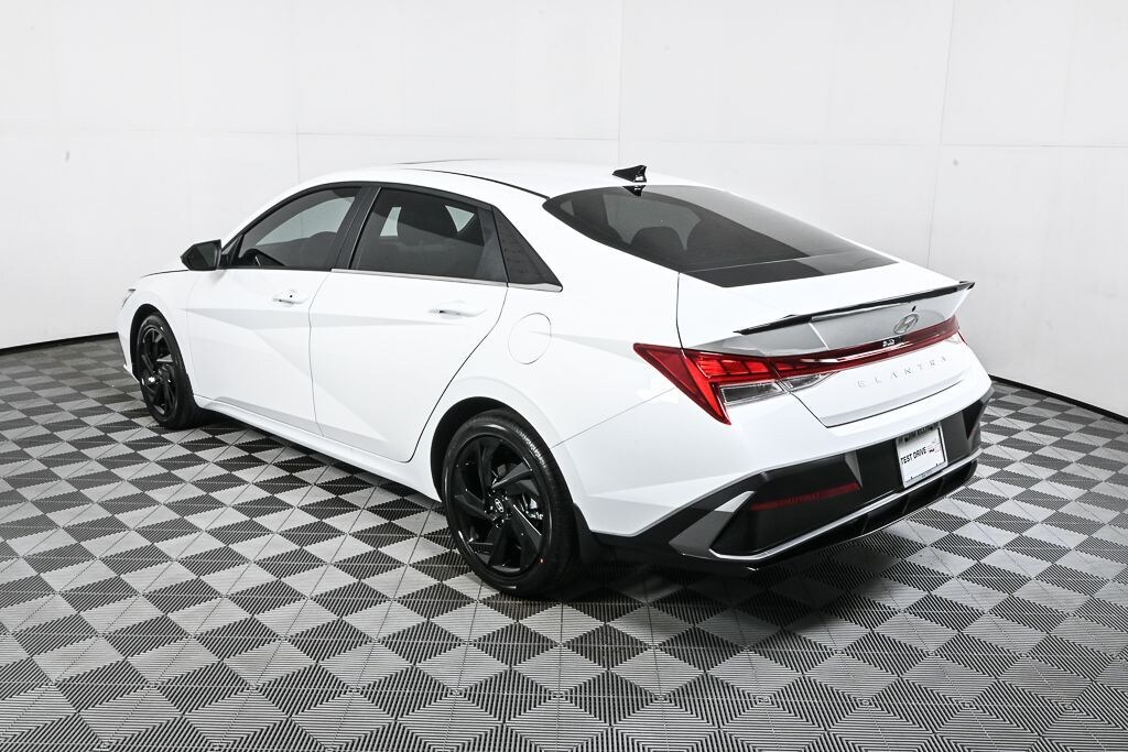 New 2026 Hyundai Elantra SEL Sedan