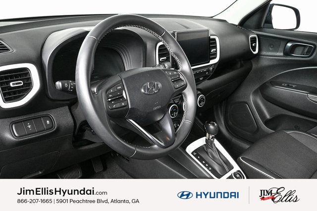 2024 Hyundai Venue Limited photo 3