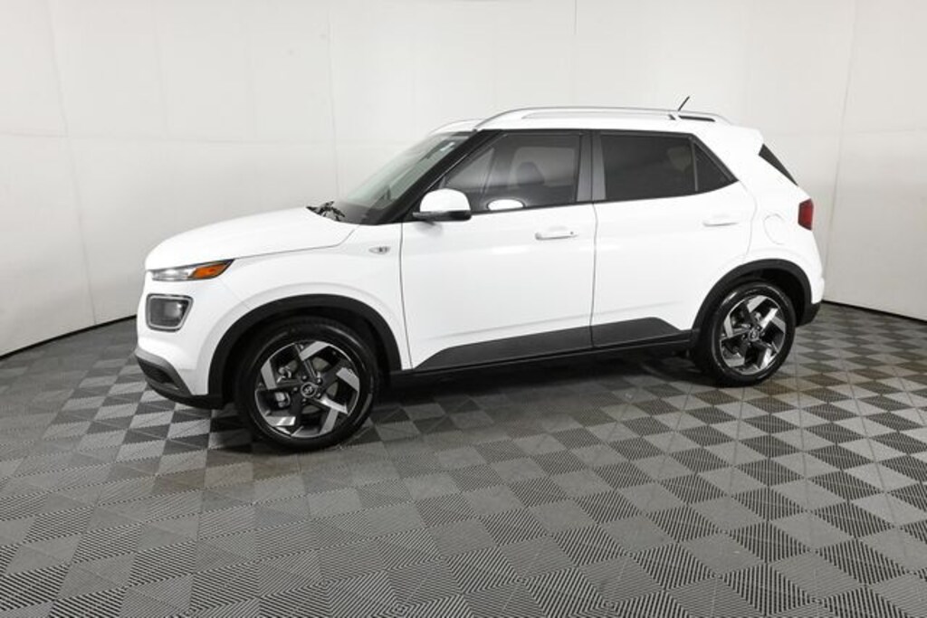 New 2025 Hyundai Venue SEL SUV