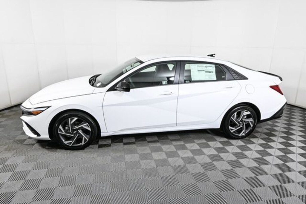 New 2025 Hyundai Elantra Hybrid SEL Sport Sedan