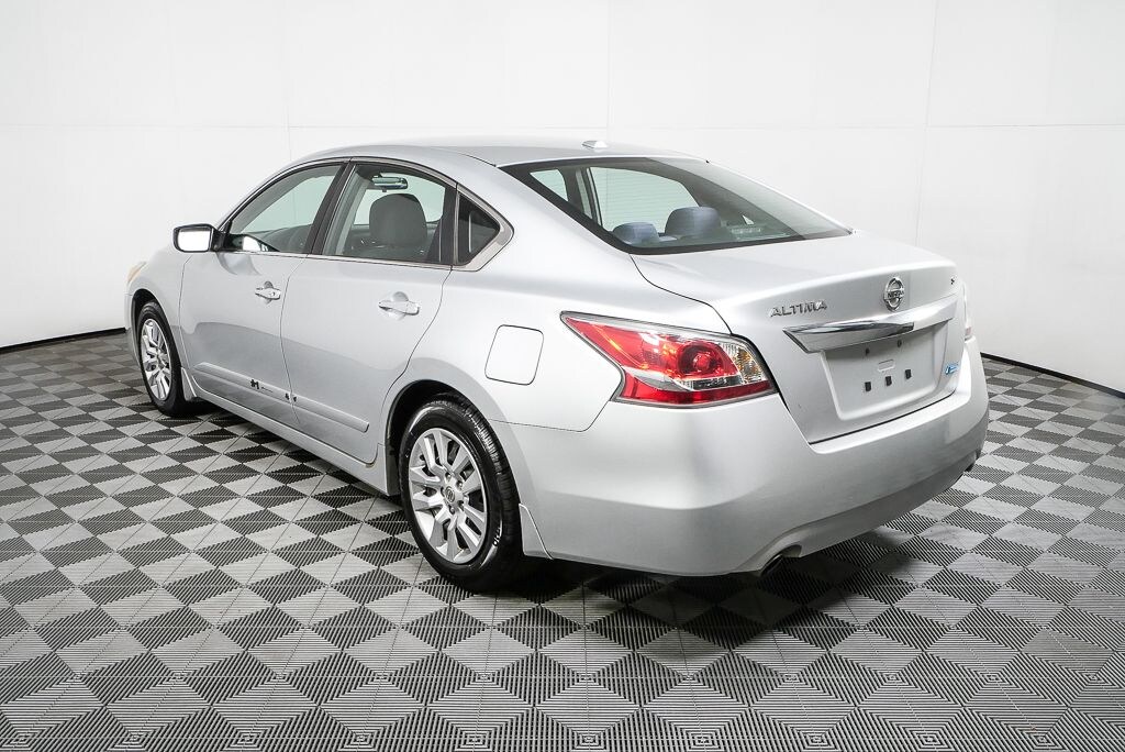 Used 2014 Nissan Altima 2.5 S Sedan