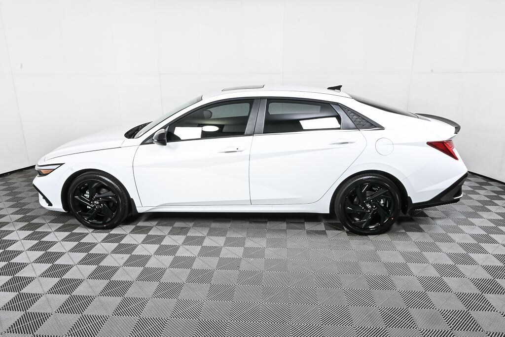 New 2026 Hyundai Elantra SEL Sedan