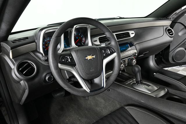 2015 Chevrolet Camaro photo 4