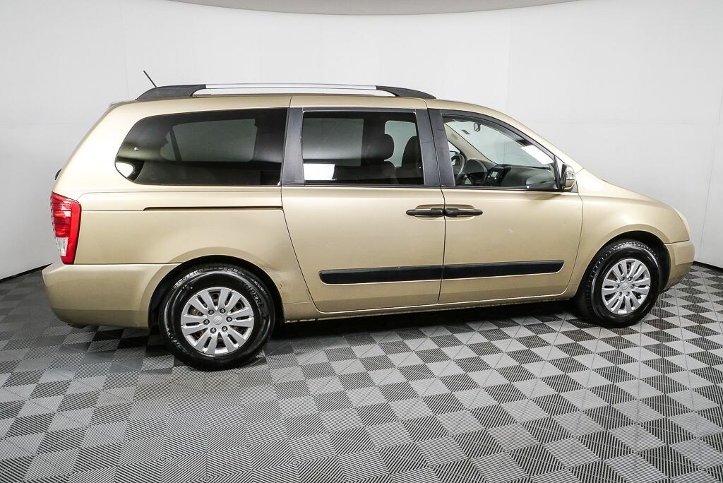 Used 2011 Kia Sedona LX Minivan/Van