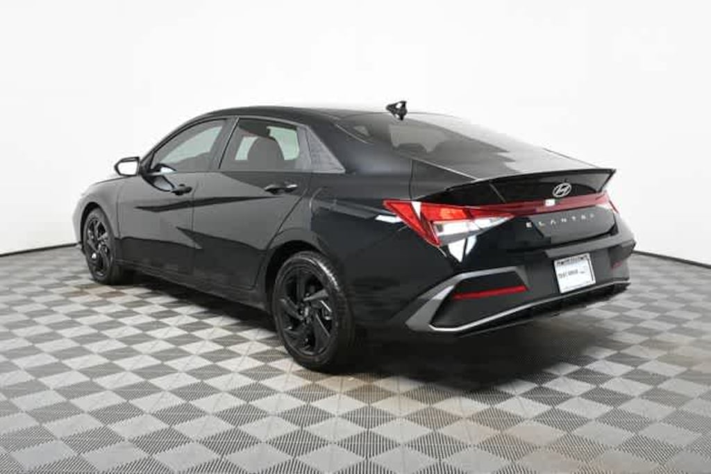 New 2026 Hyundai Elantra SEL Sport IVT