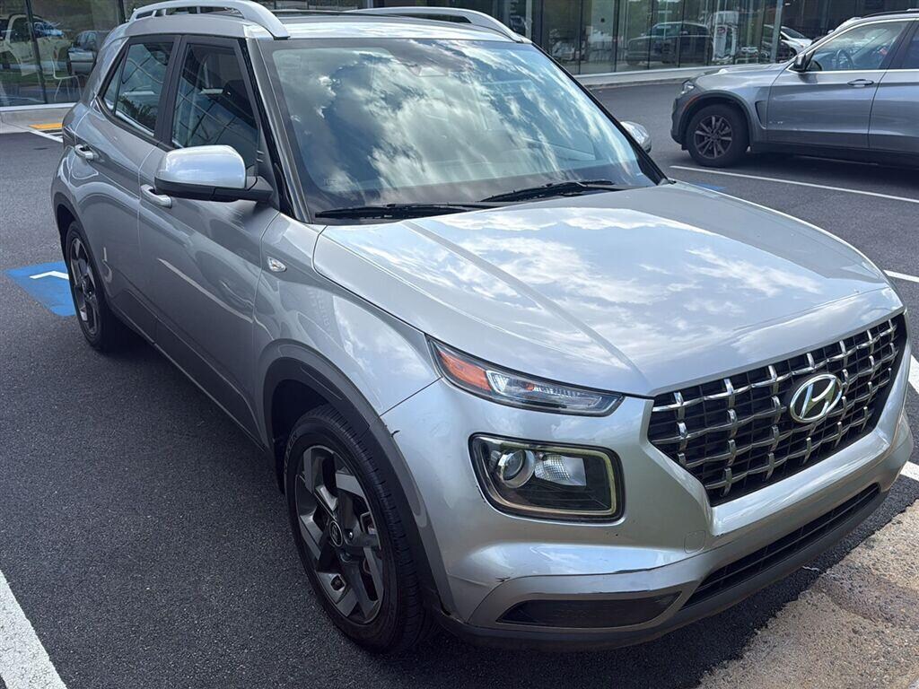 Used 2023 Hyundai Venue SEL SUV