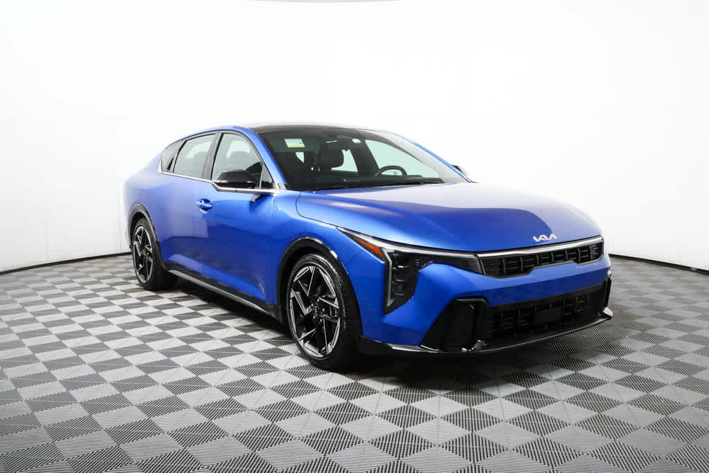 2025 Kia K4 GT-Line AT's photo
