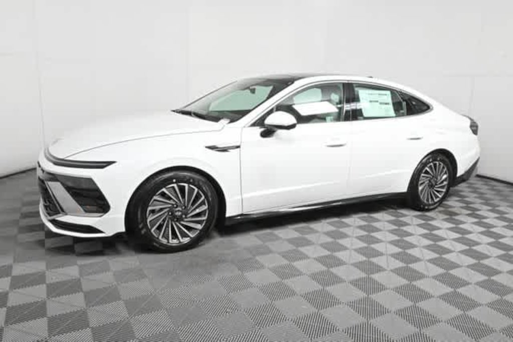 New 2025 Hyundai Sonata Hybrid Limited FWD
