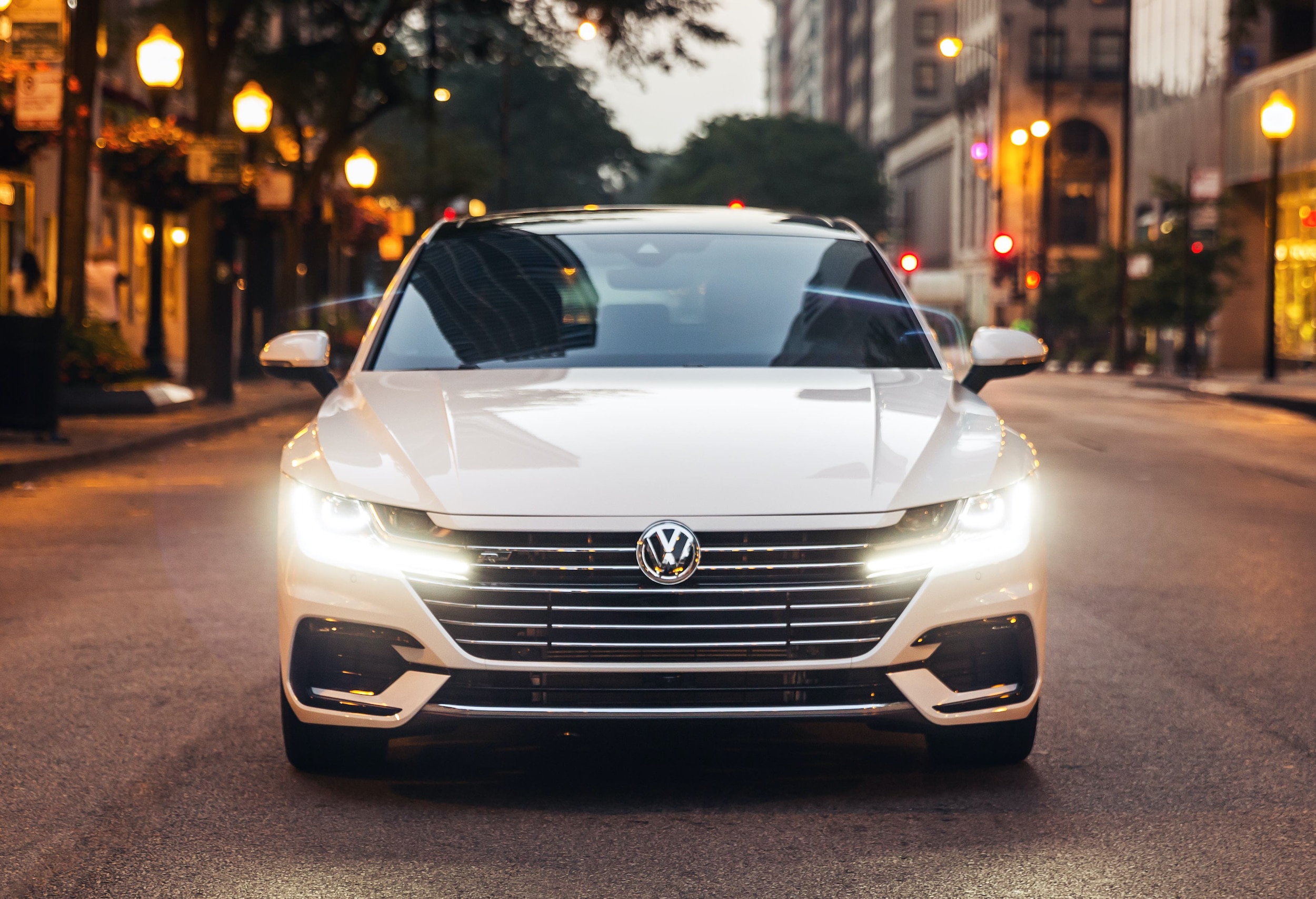 2020 VW Arteon white front view