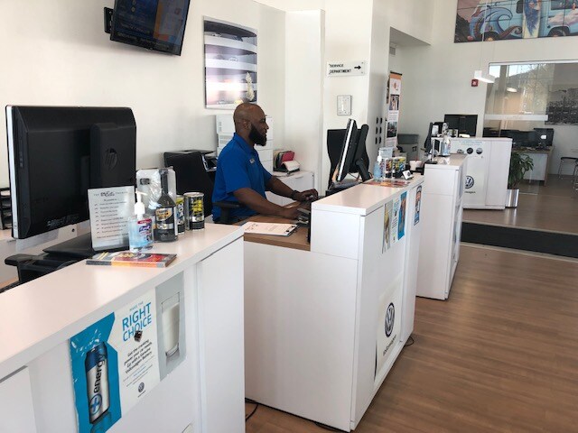 service advisor.jpg