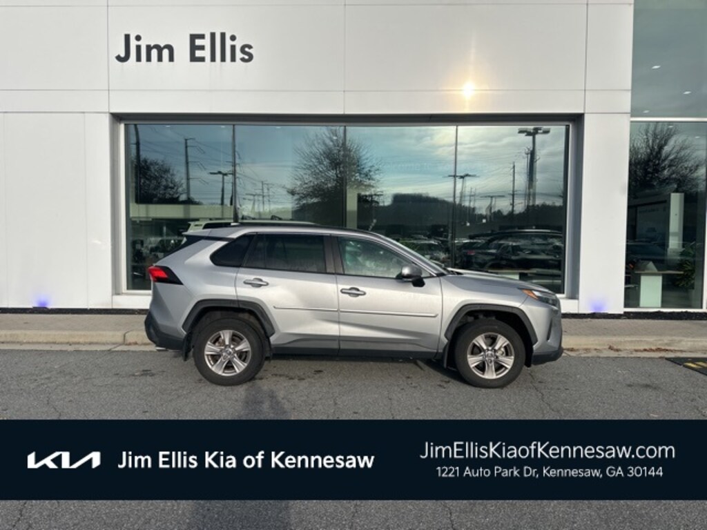 Used 2022 Toyota RAV4 XLE SUV