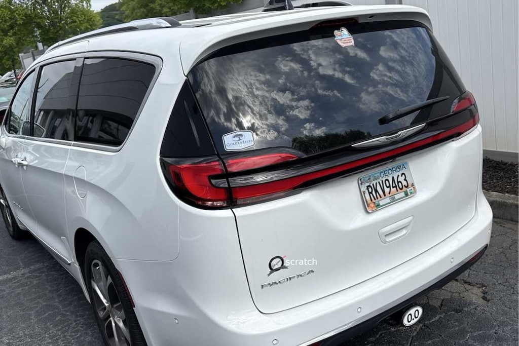 Used 2024 Chrysler Pacifica Pinnacle Van Passenger Van