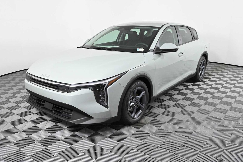 New 2026 Kia K4 LXS Sedan