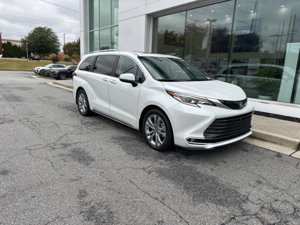 Used 2024 Toyota Sienna Platinum 7 Passenger Van Passenger Van