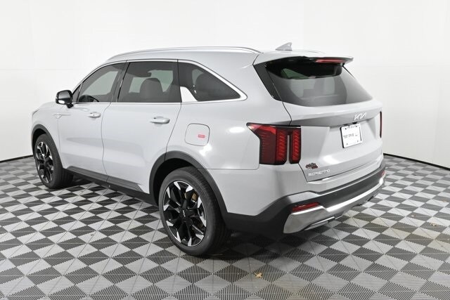 2025 Kia Sorento EX photo 3