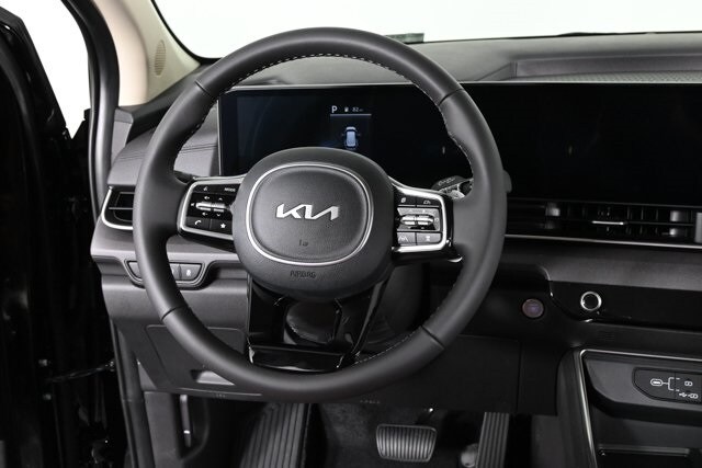 2026 Kia Carnival EX photo 3