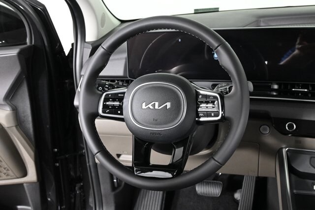 2026 Kia Carnival SX photo 3