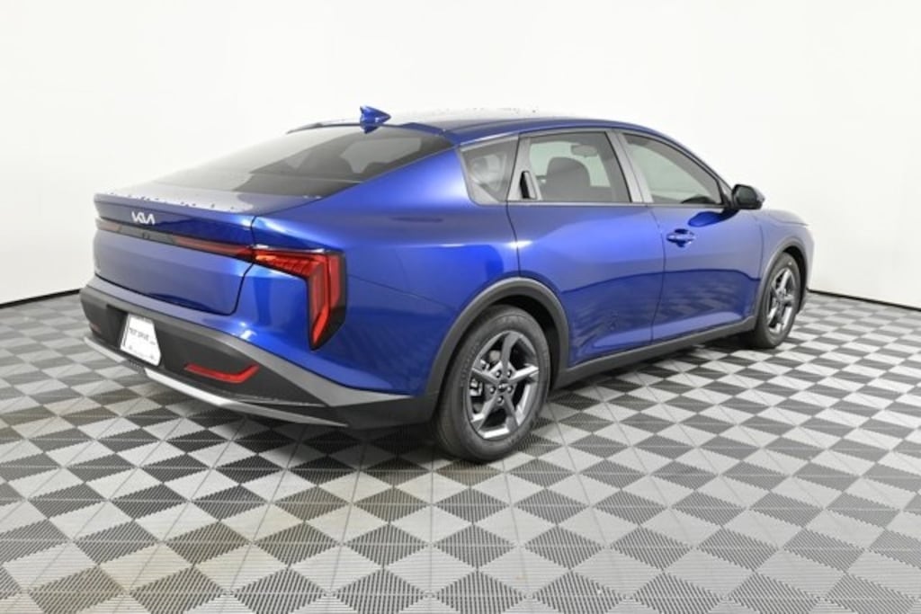 New 2025 Kia K4 LXS Sedan