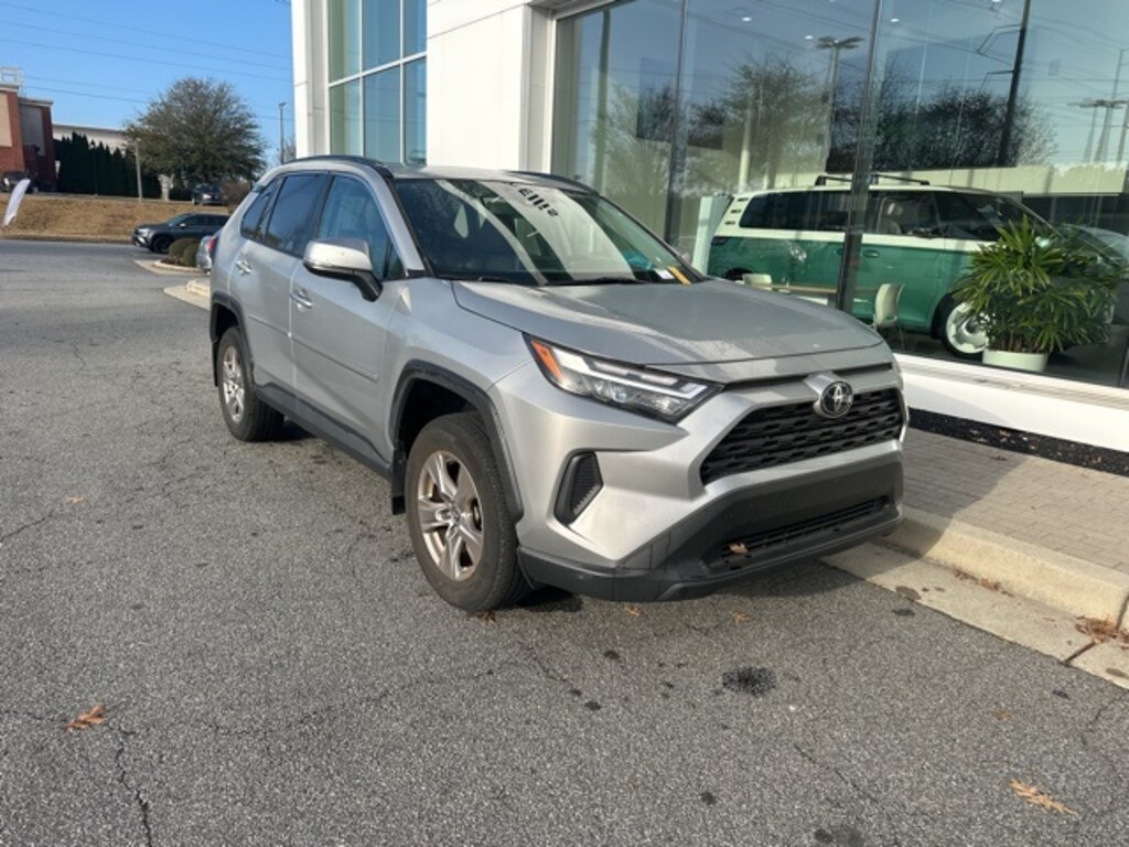 Used 2022 Toyota RAV4 XLE SUV