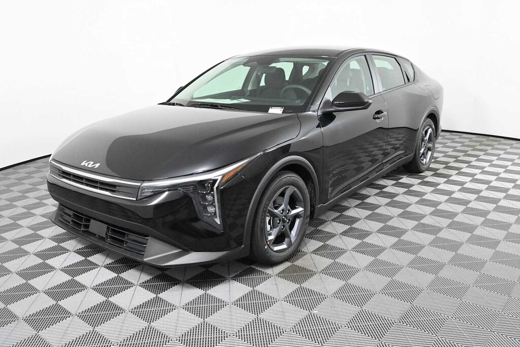 New 2026 Kia K4 LXS Sedan