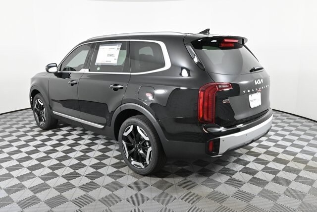 2025 Kia Telluride S photo 3