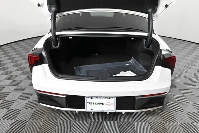 2025 Kia K5 LXS photo 4