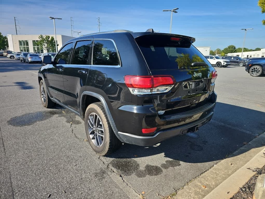 Used 2020 Jeep Grand Cherokee Laredo E 4x2