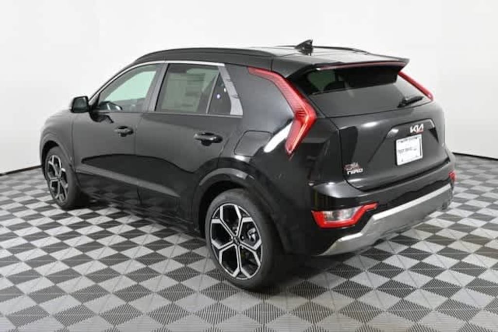 Used 2025 Kia Niro EX Touring SUV