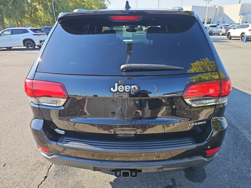 Used 2020 Jeep Grand Cherokee Laredo E 4x2