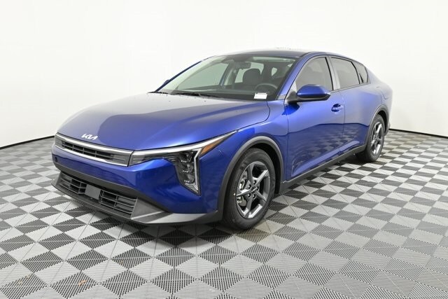 2025 Kia K4 LXS photo 2