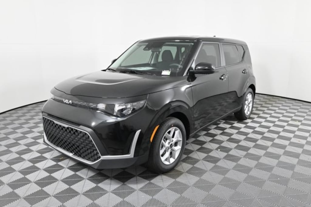 New 2025 Kia Soul LX Hatchback